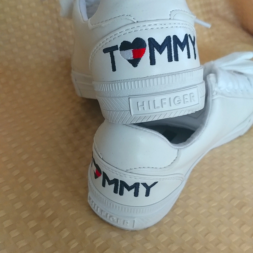 Tommy Hilfiger sneakers. - Picture 8 of 9
